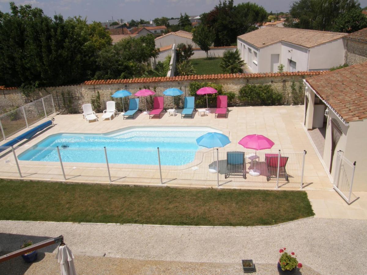 Le Logis Des Oiseaux Hotel Surgères Esterno foto